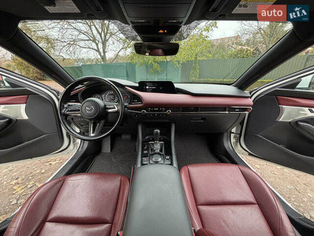 Білий Мазда 3, об'ємом двигуна 2.5 л та пробігом 97 тис. км за 18500 $, фото 18 на Automoto.ua