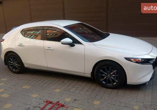 Білий Мазда 3, об'ємом двигуна 2.5 л та пробігом 40 тис. км за 19000 $, фото 11 на Automoto.ua