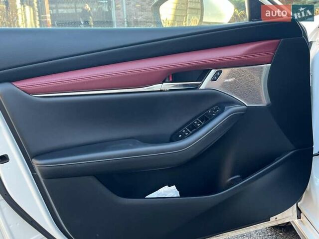 Белый Мазда 3, объемом двигателя 2.5 л и пробегом 39 тыс. км за 18990 $, фото 15 на Automoto.ua