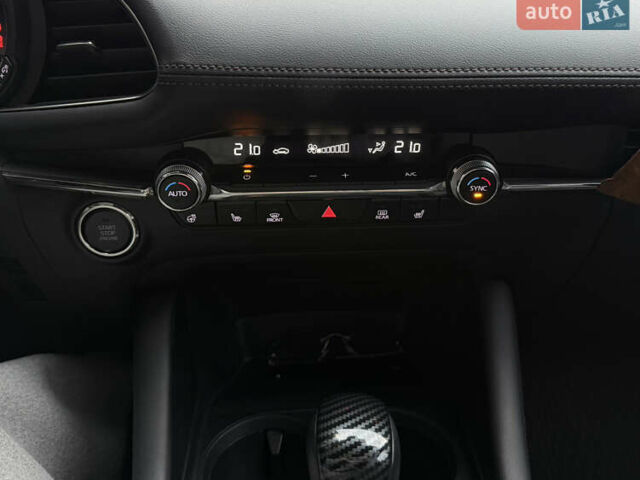 Білий Мазда 3, об'ємом двигуна 2.49 л та пробігом 42 тис. км за 24000 $, фото 14 на Automoto.ua