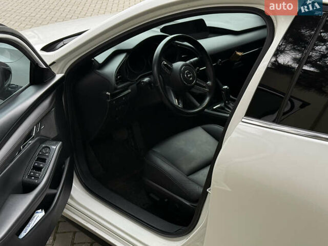 Білий Мазда 3, об'ємом двигуна 2.49 л та пробігом 42 тис. км за 24000 $, фото 3 на Automoto.ua