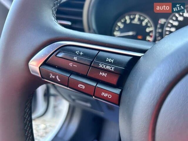 Білий Мазда 3, об'ємом двигуна 2.5 л та пробігом 2 тис. км за 19999 $, фото 20 на Automoto.ua