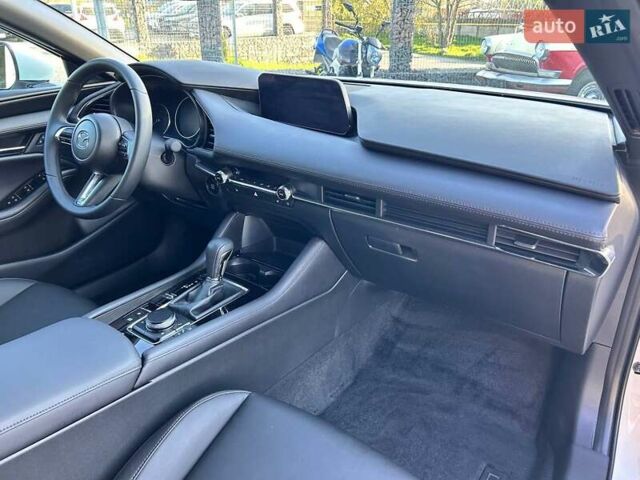 Білий Мазда 3, об'ємом двигуна 2.5 л та пробігом 2 тис. км за 19999 $, фото 33 на Automoto.ua