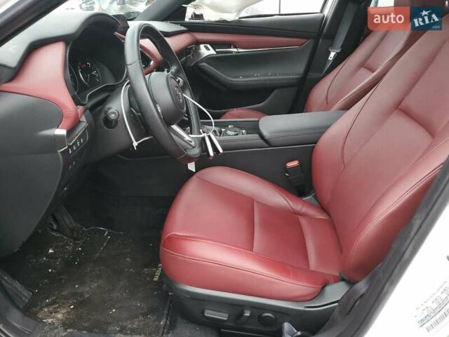 Белый Мазда 3, объемом двигателя 2.5 л и пробегом 22 тыс. км за 2900 $, фото 6 на Automoto.ua