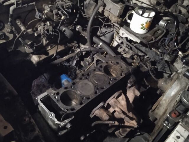 Белый Мазда 3, объемом двигателя 1.5 л и пробегом 333 тыс. км за 473 $, фото 5 на Automoto.ua