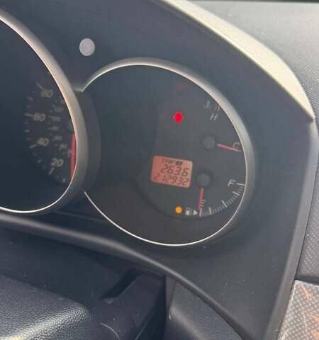 Белый Мазда 3, объемом двигателя 2 л и пробегом 213 тыс. км за 3500 $, фото 7 на Automoto.ua