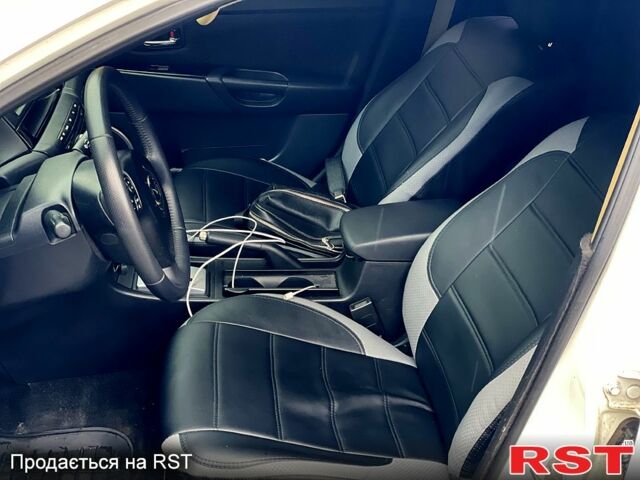 Білий Мазда 3, об'ємом двигуна 2 л та пробігом 182 тис. км за 4900 $, фото 6 на Automoto.ua