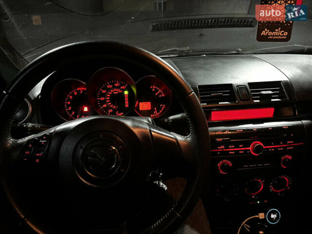 Белый Мазда 3, объемом двигателя 2 л и пробегом 295 тыс. км за 4500 $, фото 16 на Automoto.ua