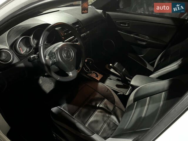 Белый Мазда 3, объемом двигателя 2 л и пробегом 295 тыс. км за 4500 $, фото 18 на Automoto.ua