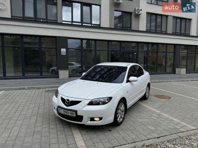 Білий Мазда 3, об'ємом двигуна 1.6 л та пробігом 200 тис. км за 4950 $, фото 1 на Automoto.ua