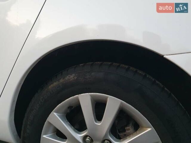 Белый Мазда 3, объемом двигателя 1.6 л и пробегом 120 тыс. км за 5999 $, фото 19 на Automoto.ua