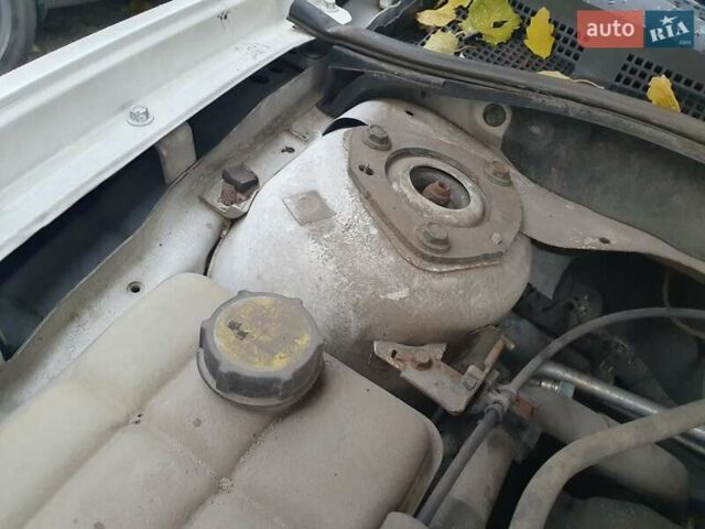 Білий Мазда 3, об'ємом двигуна 1.6 л та пробігом 120 тис. км за 5700 $, фото 20 на Automoto.ua