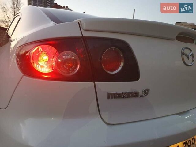 Білий Мазда 3, об'ємом двигуна 1.6 л та пробігом 120 тис. км за 5700 $, фото 6 на Automoto.ua
