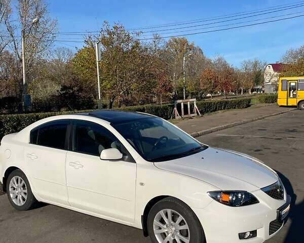 Білий Мазда 3, об'ємом двигуна 1.6 л та пробігом 190 тис. км за 6100 $, фото 3 на Automoto.ua