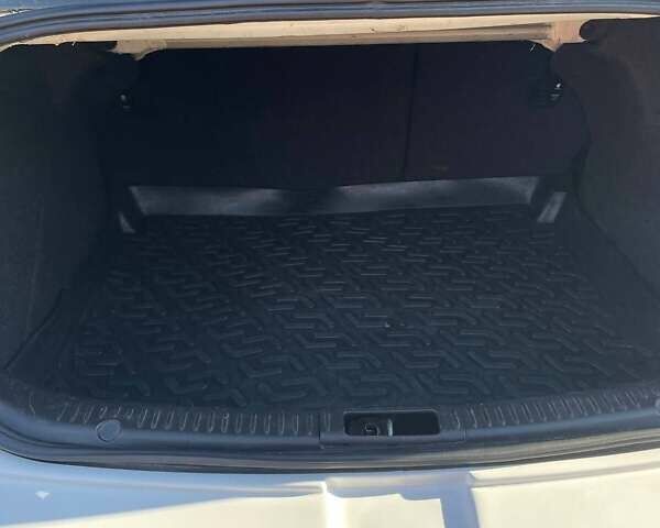 Білий Мазда 3, об'ємом двигуна 1.6 л та пробігом 190 тис. км за 6100 $, фото 18 на Automoto.ua