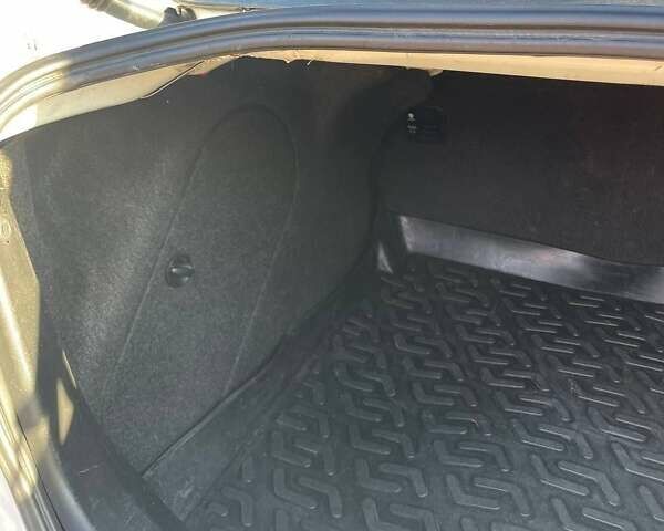 Білий Мазда 3, об'ємом двигуна 1.6 л та пробігом 190 тис. км за 6100 $, фото 13 на Automoto.ua