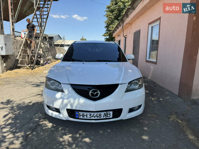 Білий Мазда 3, об'ємом двигуна 1.6 л та пробігом 203 тис. км за 5300 $, фото 1 на Automoto.ua