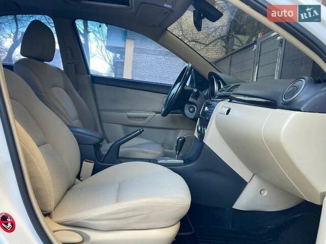 Белый Мазда 3, объемом двигателя 1.6 л и пробегом 216 тыс. км за 5499 $, фото 29 на Automoto.ua