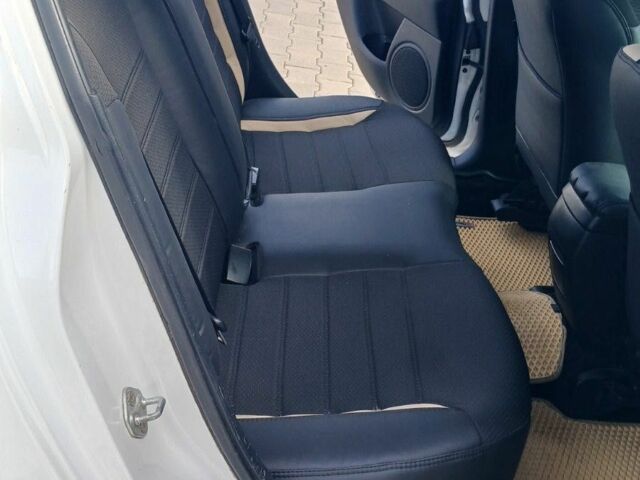 Белый Мазда 3, объемом двигателя 1.6 л и пробегом 167 тыс. км за 6500 $, фото 6 на Automoto.ua