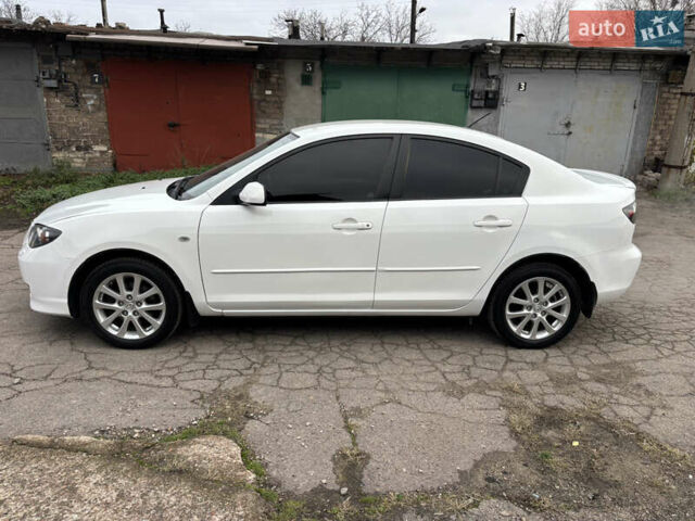 Білий Мазда 3, об'ємом двигуна 1.6 л та пробігом 156 тис. км за 6000 $, фото 3 на Automoto.ua