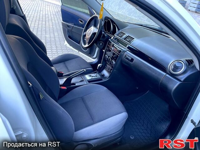 Белый Мазда 3, объемом двигателя 1.6 л и пробегом 215 тыс. км за 5650 $, фото 8 на Automoto.ua