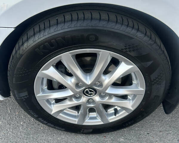 Белый Мазда 3, объемом двигателя 1.6 л и пробегом 165 тыс. км за 7500 $, фото 45 на Automoto.ua