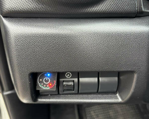 Білий Мазда 3, об'ємом двигуна 1.6 л та пробігом 156 тис. км за 6000 $, фото 17 на Automoto.ua