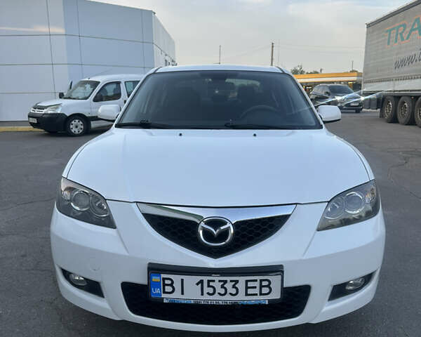 Белый Мазда 3, объемом двигателя 1.6 л и пробегом 165 тыс. км за 7500 $, фото 1 на Automoto.ua