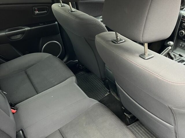 Белый Мазда 3, объемом двигателя 1.6 л и пробегом 190 тыс. км за 3950 $, фото 6 на Automoto.ua