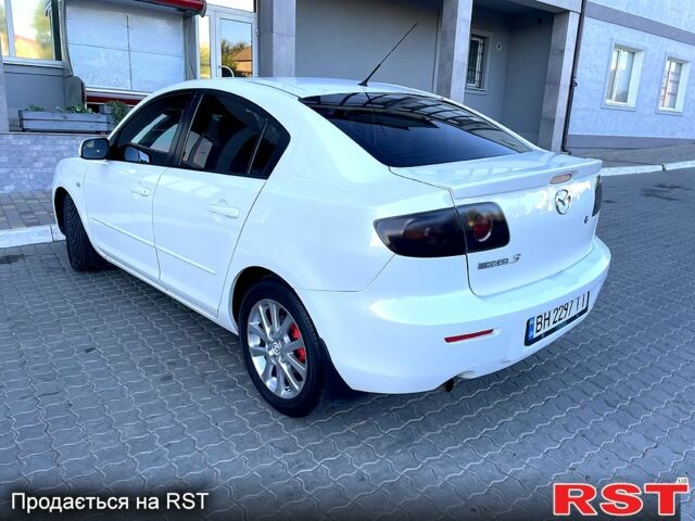 Белый Мазда 3, объемом двигателя 1.6 л и пробегом 215 тыс. км за 5650 $, фото 4 на Automoto.ua