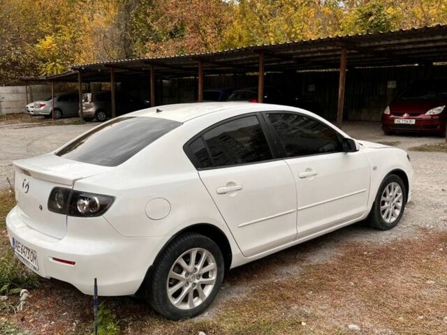 Белый Мазда 3, объемом двигателя 1.6 л и пробегом 157 тыс. км за 5100 $, фото 2 на Automoto.ua