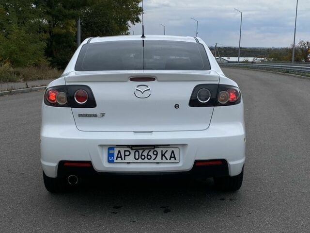 Белый Мазда 3, объемом двигателя 2 л и пробегом 182 тыс. км за 7100 $, фото 2 на Automoto.ua
