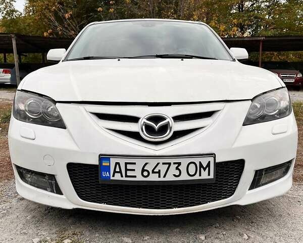 Белый Мазда 3, объемом двигателя 1.6 л и пробегом 157 тыс. км за 5100 $, фото 3 на Automoto.ua