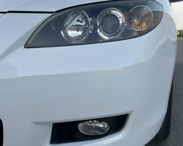 Белый Мазда 3, объемом двигателя 1.6 л и пробегом 165 тыс. км за 7500 $, фото 10 на Automoto.ua