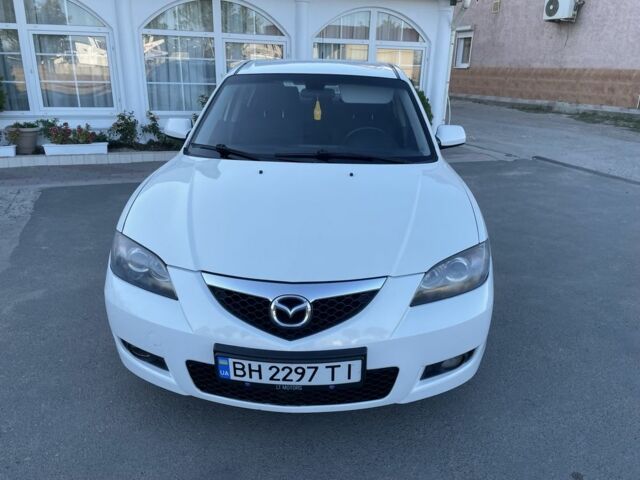 Белый Мазда 3, объемом двигателя 1.6 л и пробегом 215 тыс. км за 5650 $, фото 1 на Automoto.ua