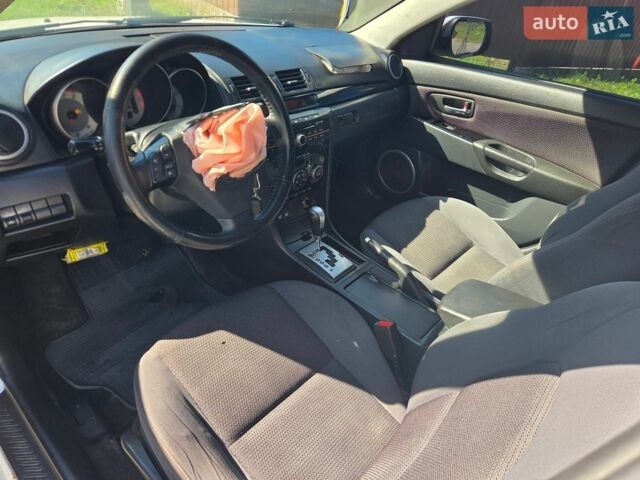 Білий Мазда 3, об'ємом двигуна 1.6 л та пробігом 150 тис. км за 2200 $, фото 22 на Automoto.ua