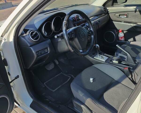 Белый Мазда 3, объемом двигателя 1.6 л и пробегом 215 тыс. км за 5200 $, фото 13 на Automoto.ua