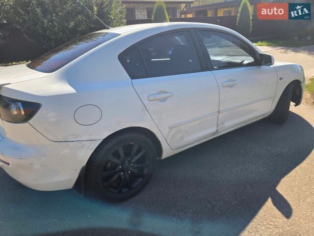 Білий Мазда 3, об'ємом двигуна 1.6 л та пробігом 150 тис. км за 2200 $, фото 13 на Automoto.ua