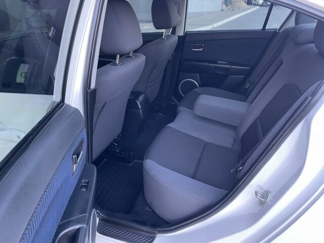 Белый Мазда 3, объемом двигателя 1.6 л и пробегом 215 тыс. км за 5350 $, фото 19 на Automoto.ua