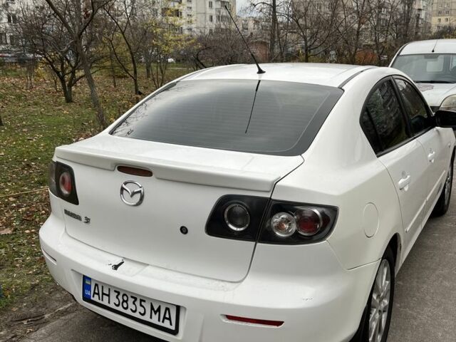 Белый Мазда 3, объемом двигателя 1.6 л и пробегом 190 тыс. км за 3950 $, фото 1 на Automoto.ua