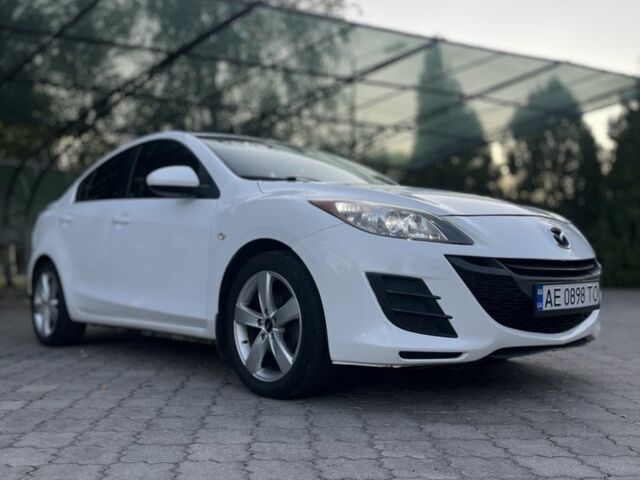 Білий Мазда 3, об'ємом двигуна 2 л та пробігом 198 тис. км за 7500 $, фото 6 на Automoto.ua