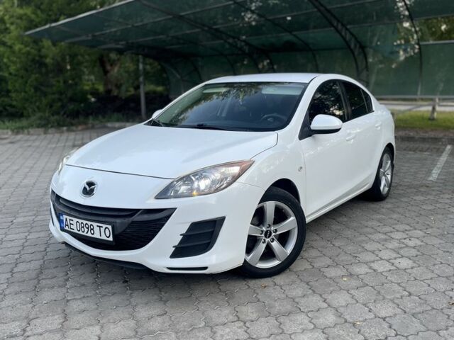 Белый Мазда 3, объемом двигателя 2 л и пробегом 190 тыс. км за 7700 $, фото 1 на Automoto.ua