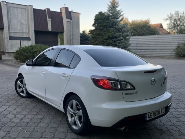 Белый Мазда 3, объемом двигателя 2 л и пробегом 190 тыс. км за 7700 $, фото 4 на Automoto.ua