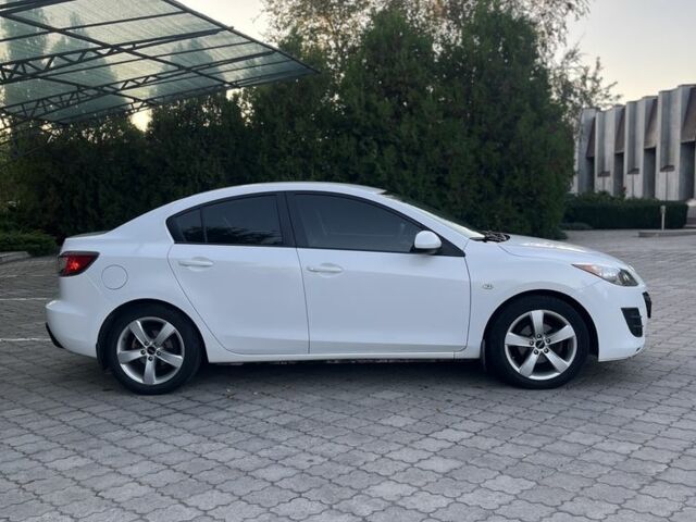 Білий Мазда 3, об'ємом двигуна 2 л та пробігом 198 тис. км за 7500 $, фото 5 на Automoto.ua