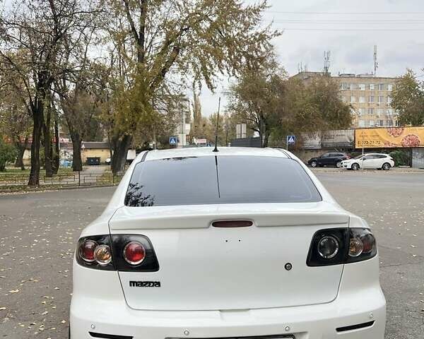 Мазда 3 2009 в Ковель на Automoto.ua Белый Мазда 3, объемом двигателя 2 л и пробегом 270 тыс. км за 5600 $, фото 1 на Automoto.ua