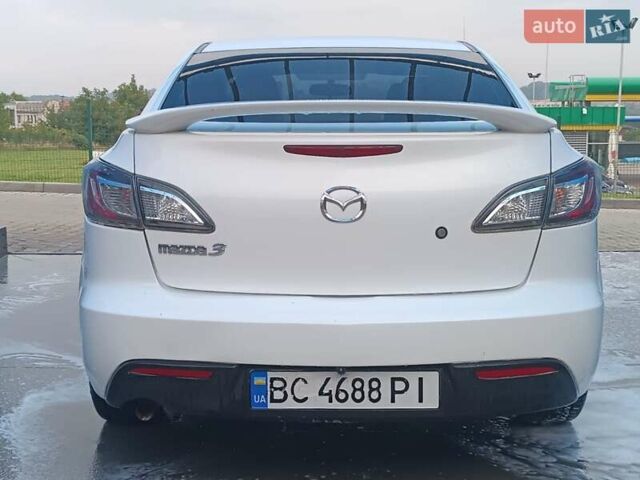 Белый Мазда 3, объемом двигателя 2 л и пробегом 137 тыс. км за 6500 $, фото 17 на Automoto.ua