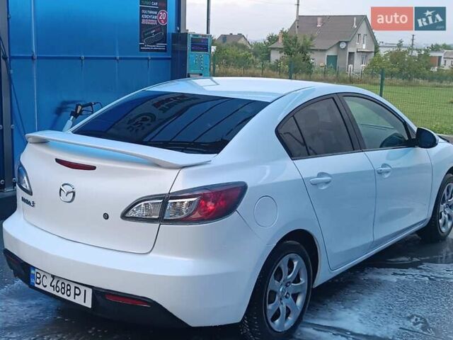 Белый Мазда 3, объемом двигателя 2 л и пробегом 137 тыс. км за 6500 $, фото 19 на Automoto.ua