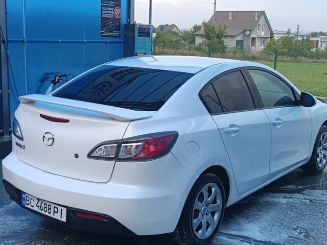Белый Мазда 3, объемом двигателя 2 л и пробегом 137 тыс. км за 6499 $, фото 6 на Automoto.ua