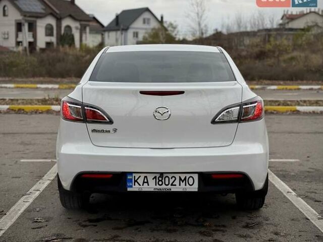 Білий Мазда 3, об'ємом двигуна 1.6 л та пробігом 170 тис. км за 9200 $, фото 3 на Automoto.ua
