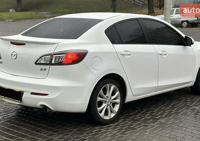 Белый Мазда 3, объемом двигателя 2.5 л и пробегом 187 тыс. км за 8500 $, фото 12 на Automoto.ua